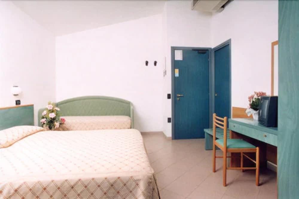 Hotel Fortunella Lido di Camaiore Exterior photo