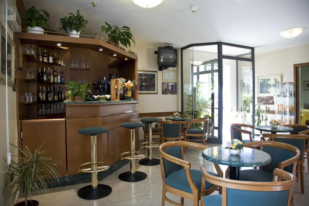 Hotel Fortunella Lido di Camaiore Exterior photo