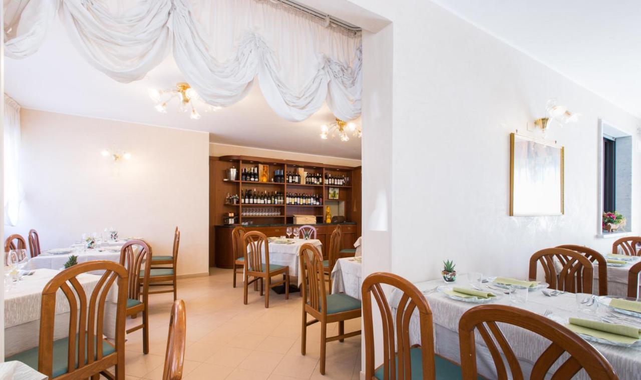 Hotel Fortunella Lido di Camaiore Exterior photo